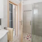 Будинок відпочинку Cozy In With Kitchen *