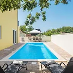 Сasa de vacaciones Luxurious In Poreč