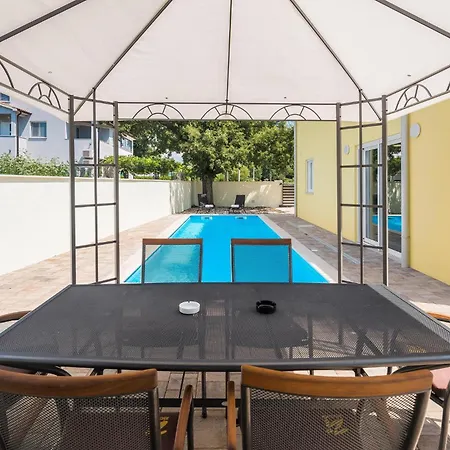 Cozy In With Kitchen Сasa de vacaciones