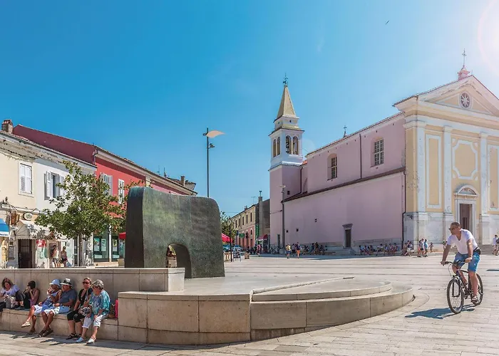 Vakantiehuis Cozy In With Kitchen Poreč