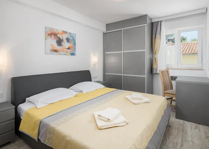 Nyaraló Cozy In With Kitchen Poreč